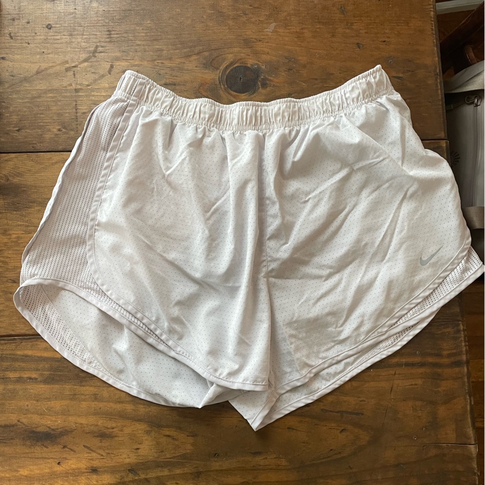 Nike tempo short